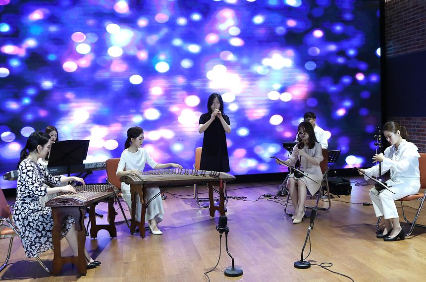 ‘물럿거라 코로나19’  - 1