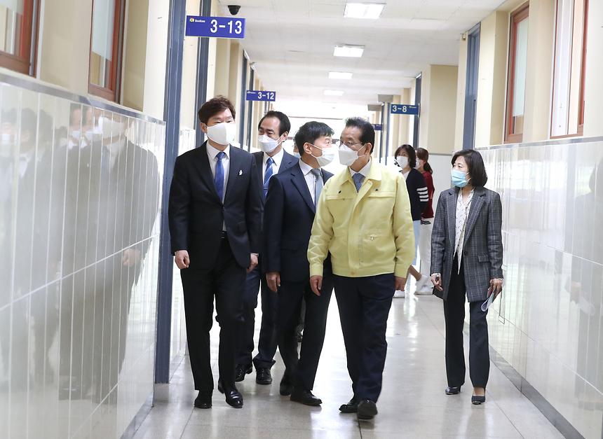 고3 등교 현장 점검  - 1
