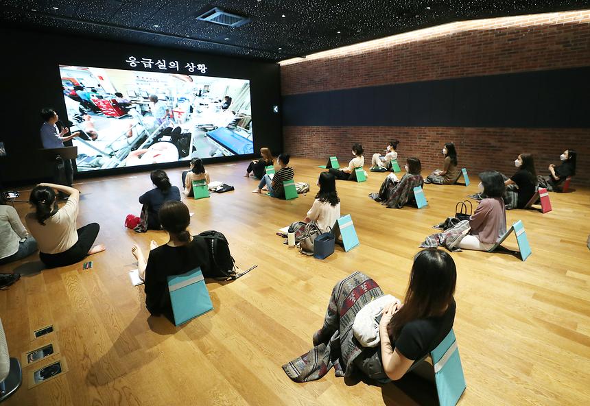 글쓰는 의사 남궁인의 힐링북콘서트  - 4