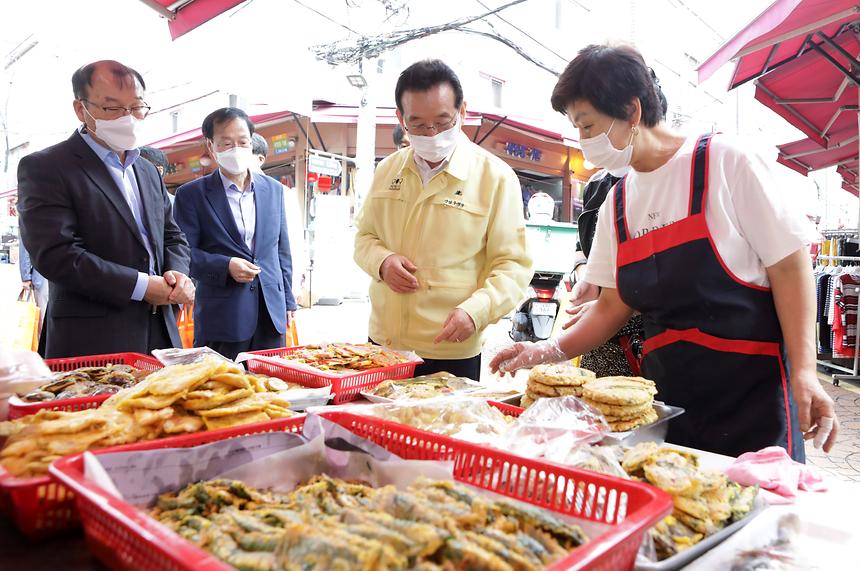 추석 맞아 전통시장 장보기  - 6