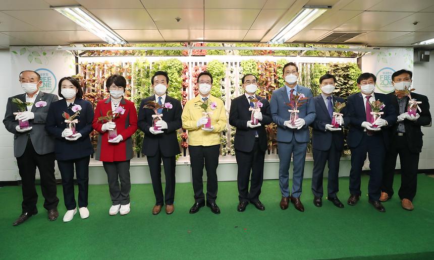 ‘청담역 미세먼지 프리존’ 완공 기념식 개최  - 1