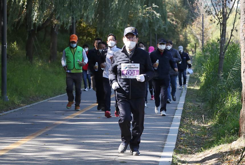 전 세계 마라토너 함께 달린 ‘온택트 국제평화마라톤대회’  - 6
