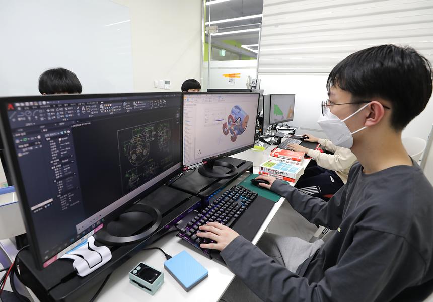 서울로봇고 ‘메이커스페이스 거점센터’ 개소  - 8