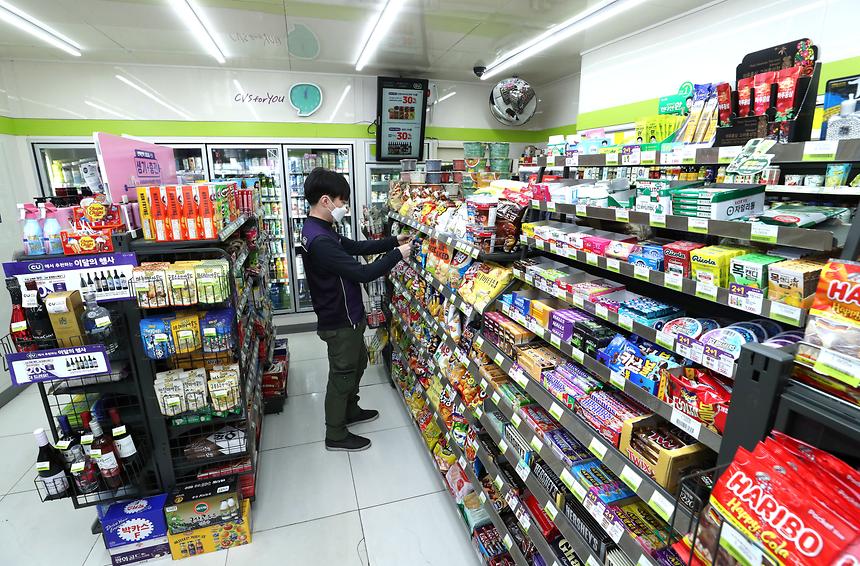 취약계층 자립 돕는 ‘CU새싹가게’ 개점  - 2