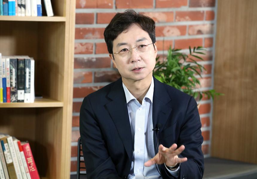 유현준 교수 “강남에 벤치 1000개 될 때까지 힘 모아” - 2