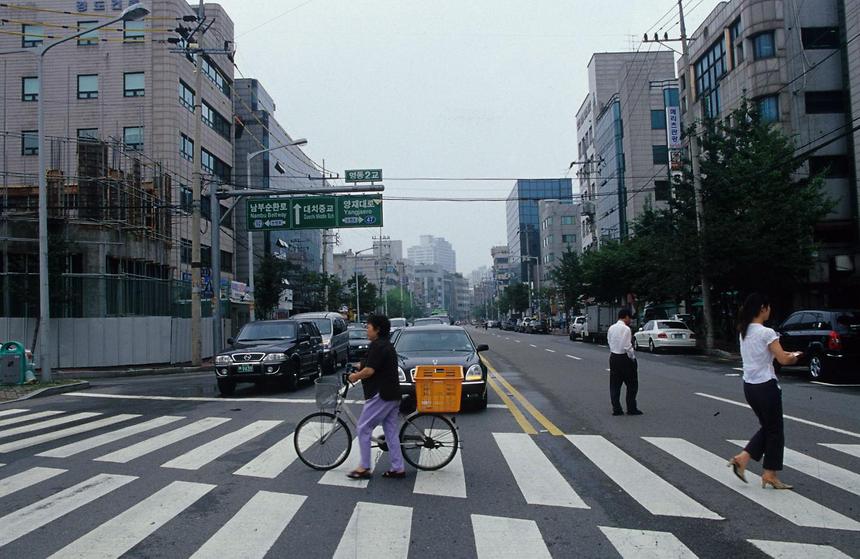논현로 벚꽃길 교차4거리 - 2