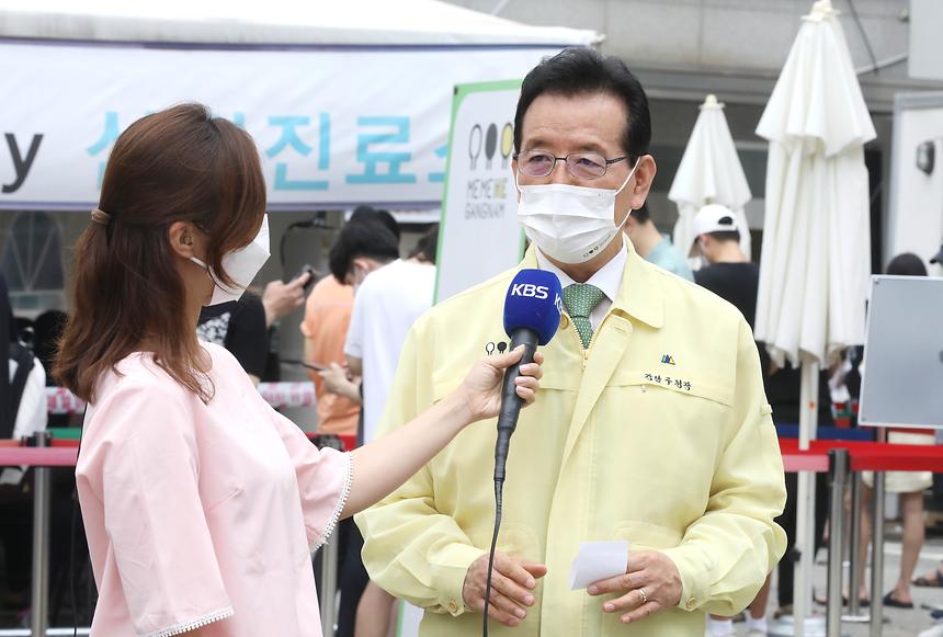 코로나19 대응, 생방송 인터뷰 - 4