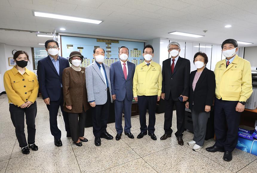 강남구노인회·봉은사 방문...감사인사 전해 - 6