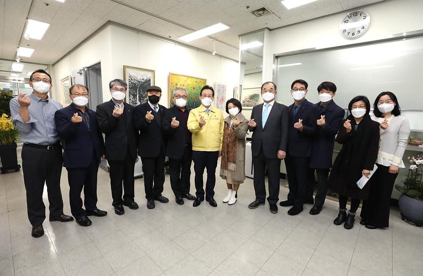 강남문화원·농아인쉼터 찾아 새해인사 - 1