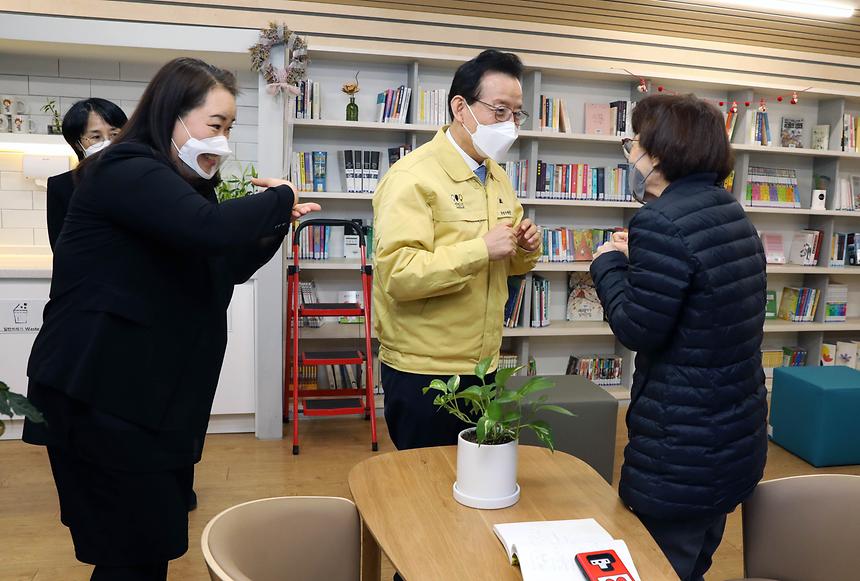 강남문화원·농아인쉼터 찾아 새해인사 - 6