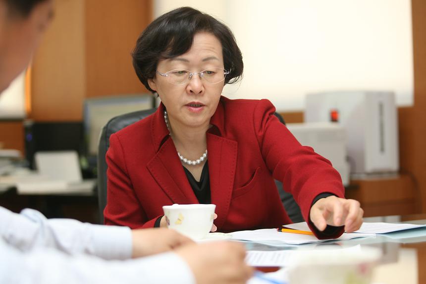 인터뷰 파이낸셜 - 2