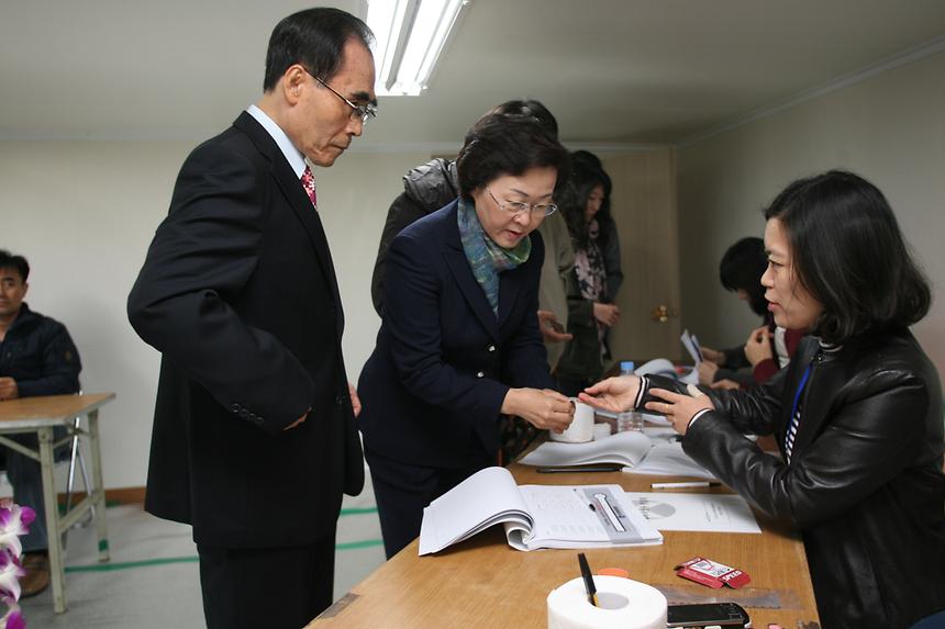 서울시장보궐선거 투표장면 - 3