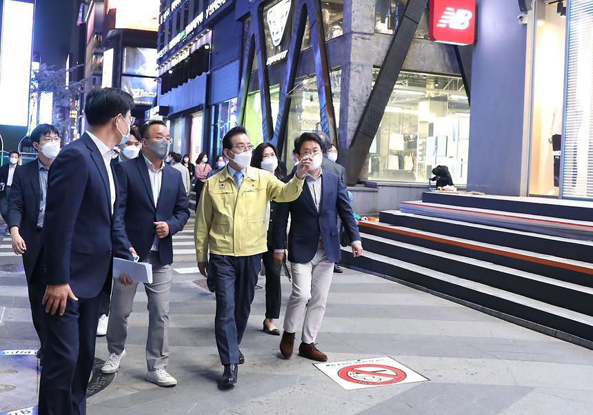 강남역, 미디어 아트쇼 ‘아트 스케이프’  - 5
