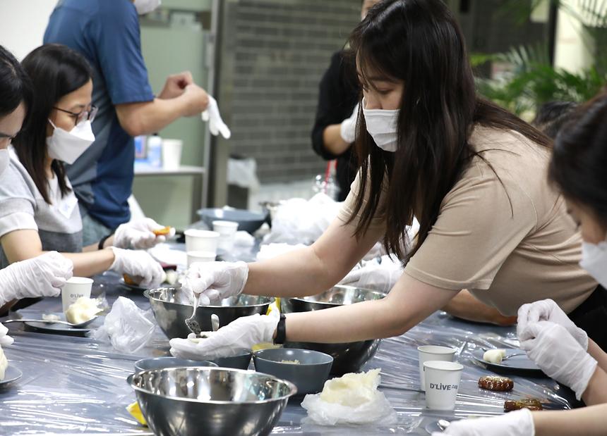 “송편빚기 같이 할 강남 1인 가구 모여라!” - 5