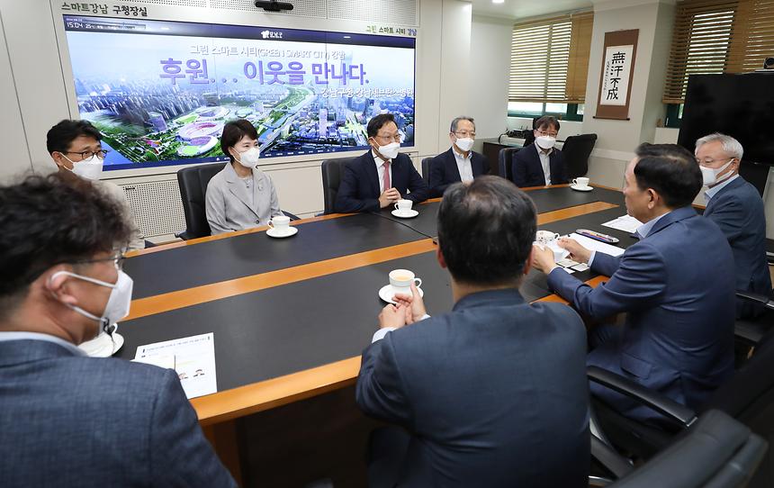  강남세브란스병원...폭우 피해 지원 성품 전달 - 4