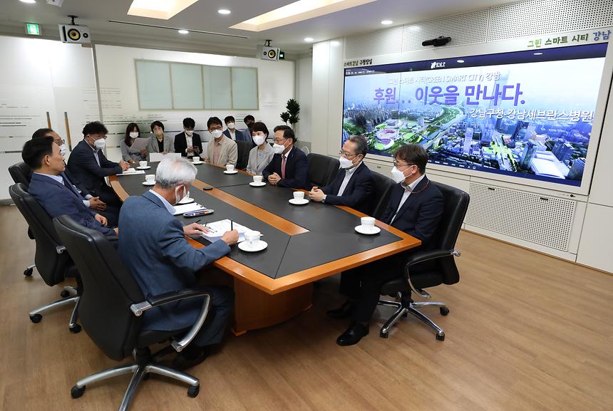  강남세브란스병원...폭우 피해 지원 성품 전달 - 3