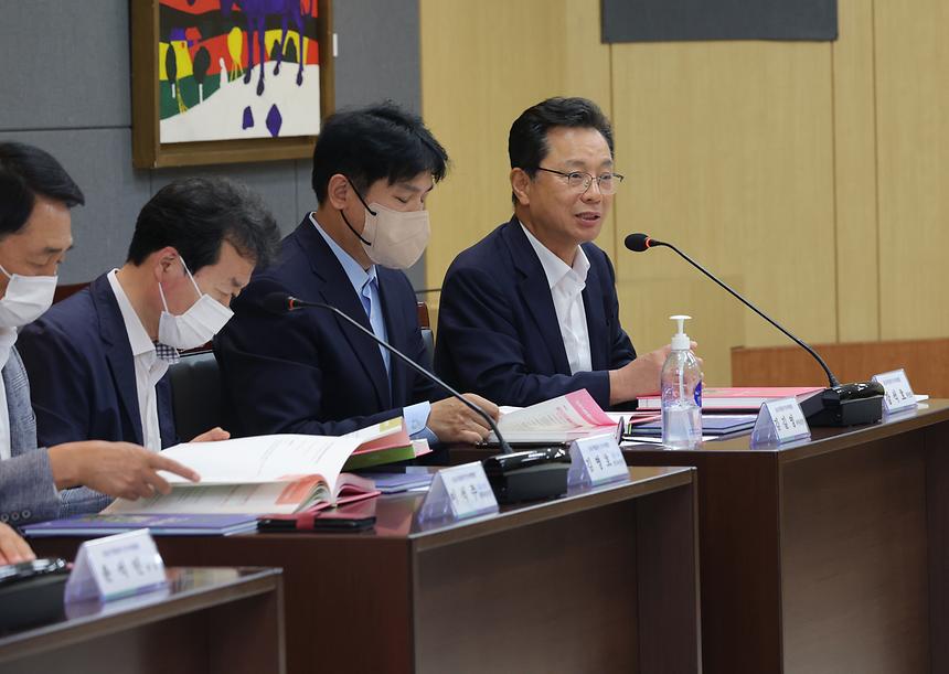 ‘민선8기 강남구청장직 인수위원회 활동 백서 전달식’ - 7
