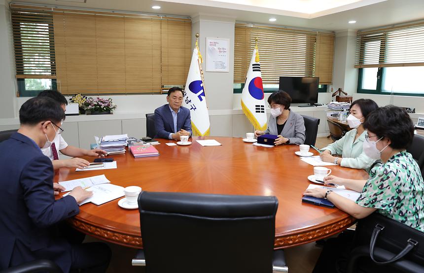 저소득·취약계층 지원...국민건강보험공단 감사패 전달 - 4