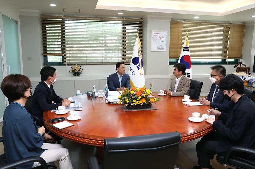 강남구-동해시 수해피해 성금 전달식 - 4