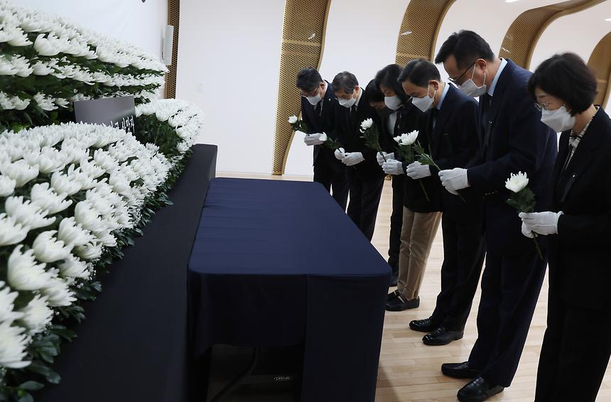 이태원 사고 희생자 합동분향소 조문 - 6