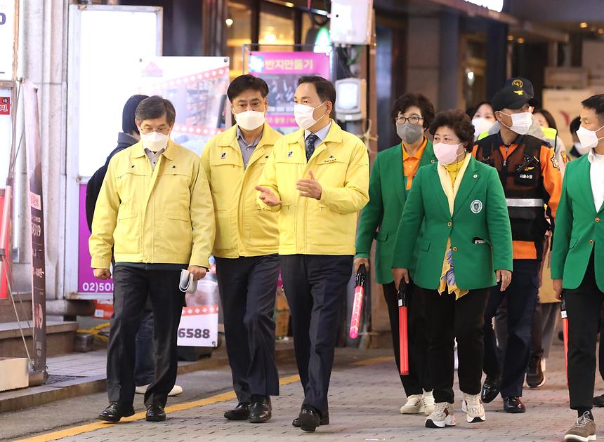 수능 후 강남역 등 안전 점검 실시 - 1