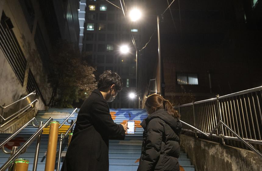 귀갓길 안전 지키는 ‘스마트보안등’ - 2