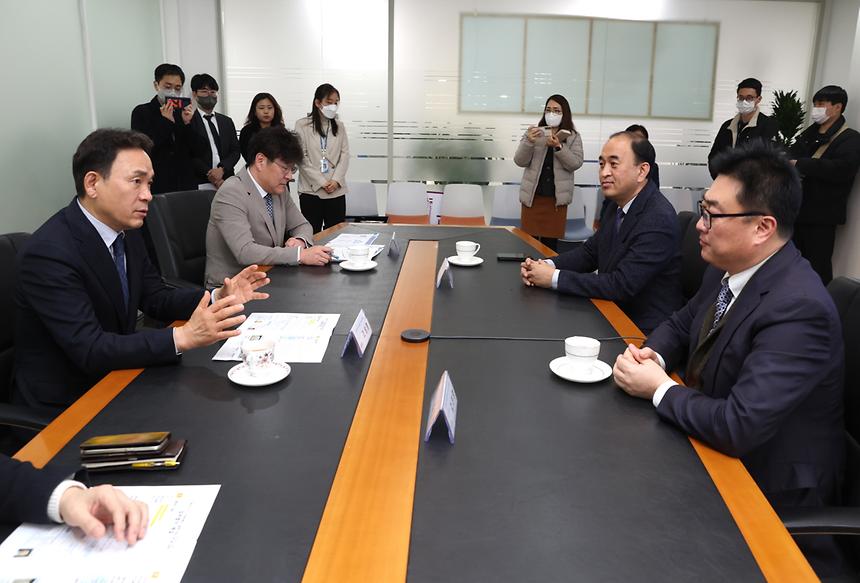 1인 취약가구 위한 스마트케어 실증사업 업무협약 체결 - 1