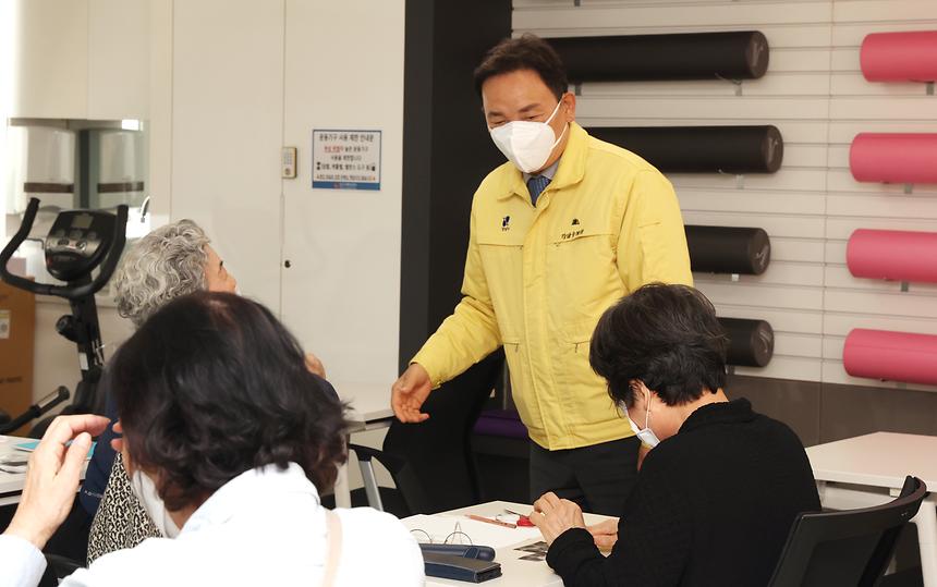 신사동 가로수길 등 현장 방문 - 3