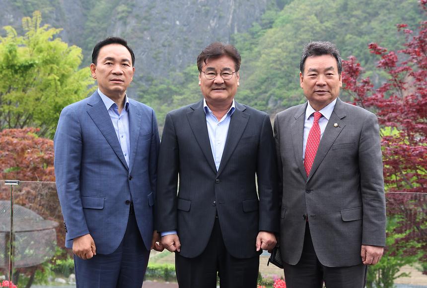 영월군수와 환담 - 3