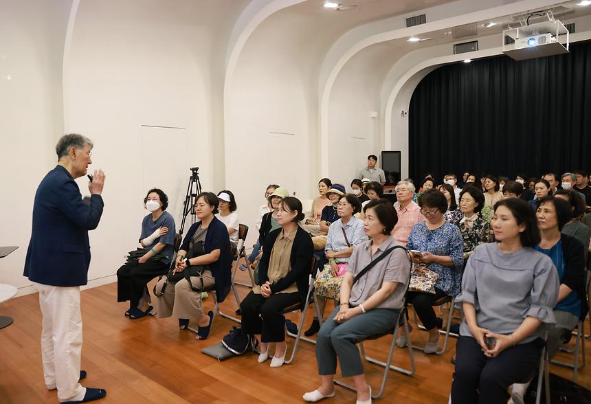 명사 초청 힐링특강...이시형 박사  ‘신(新)인류가 밀려온다’ - 4