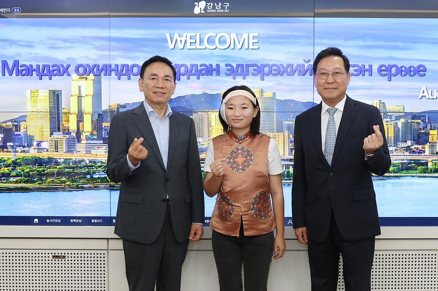 해외 나눔의료 실천...몽골 소녀 귀 재건 수술 - 6