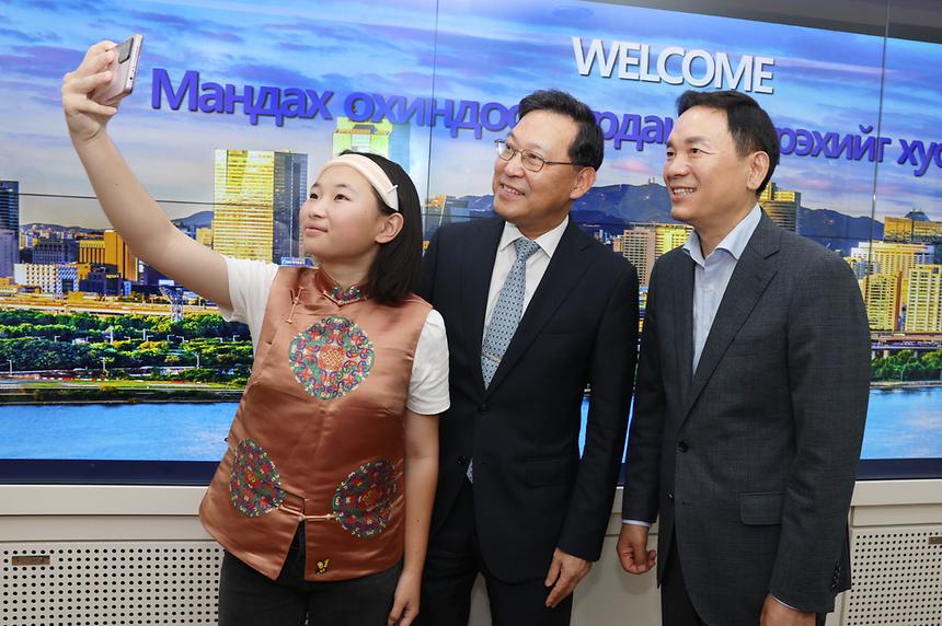 해외 나눔의료 실천...몽골 소녀 귀 재건 수술 - 8