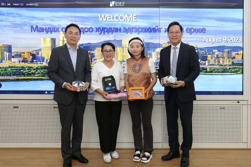 해외 나눔의료 실천...몽골 소녀 귀 재건 수술 - 4