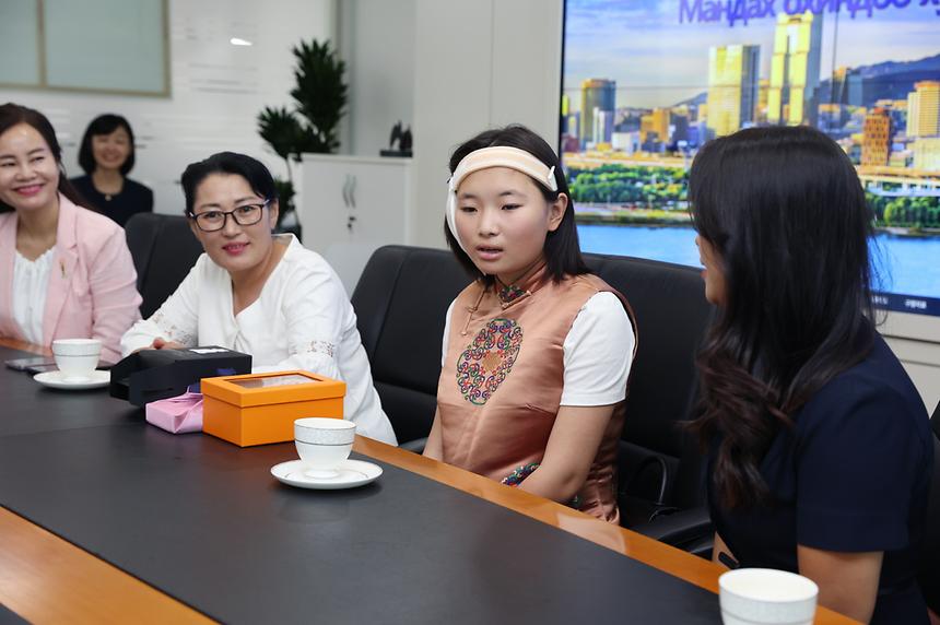 해외 나눔의료 실천...몽골 소녀 귀 재건 수술 - 2