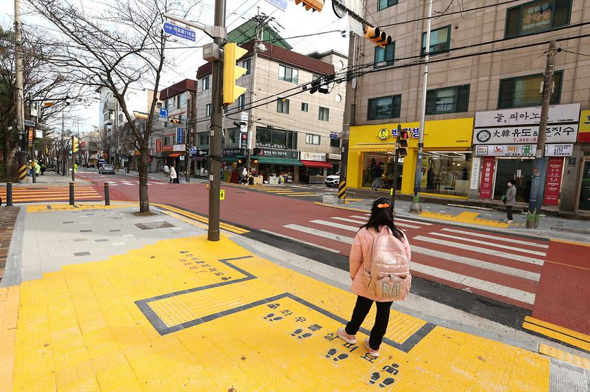 안전한 통학로 만들기...9개교 스쿨존 보도 설치 완료 - 1