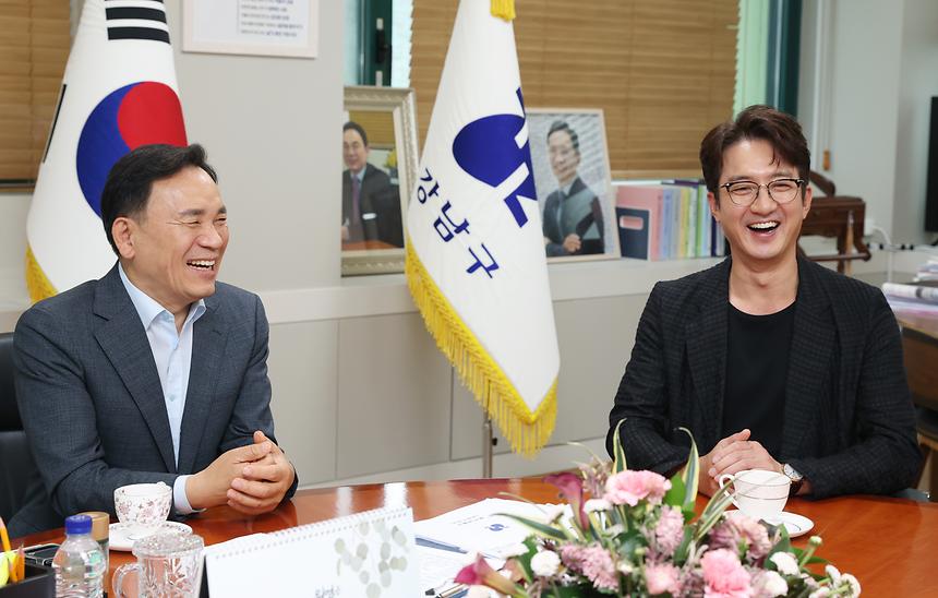 배우 정준호, 강남구 홍보대사 위촉 - 4
