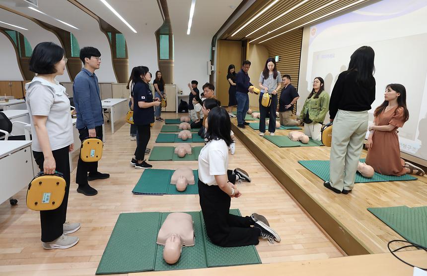 전 직원 대상 심폐소생술 교육 - 3