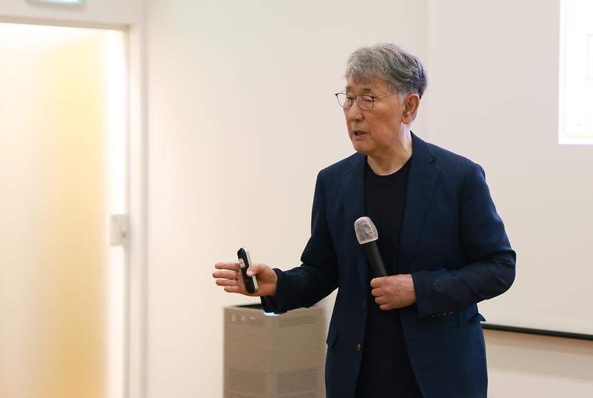 명사 초청 힐링특강...이시형 박사 ‘신(新)인류가 밀려온다’ - 3