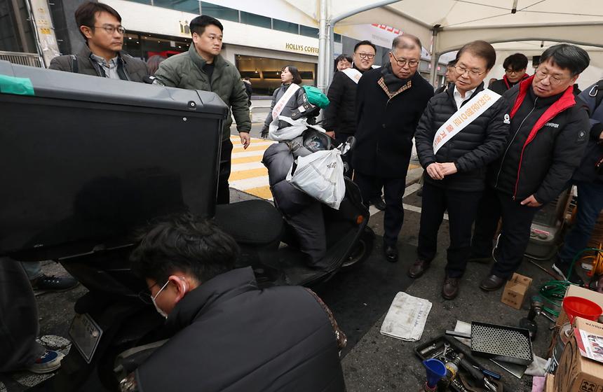 ‘배달종사자 이륜자동차 안전점검의 날’ - 4