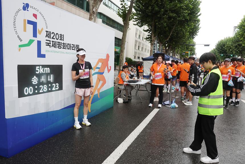 ‘제20회 국제평화마라톤대회’ - 19