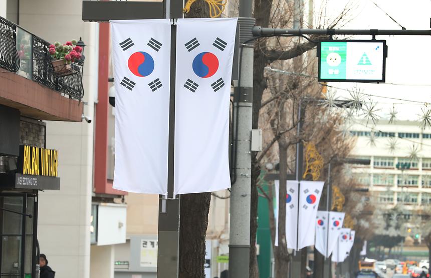 가로수길 태극기 게양 - 3