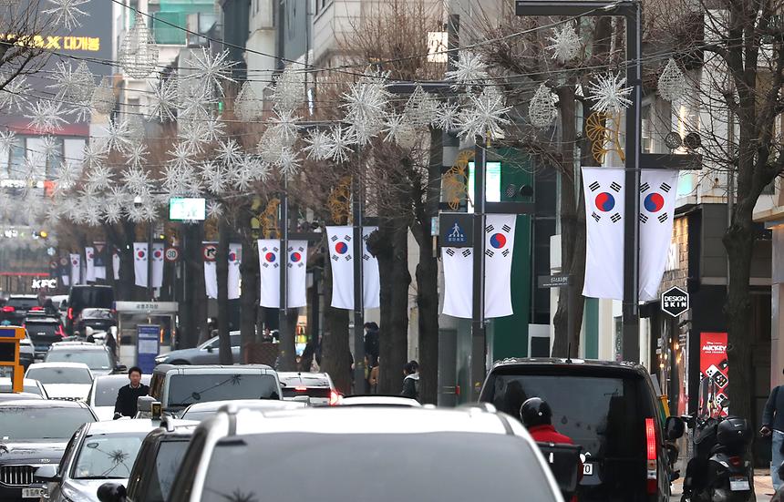 가로수길 태극기 게양 - 2