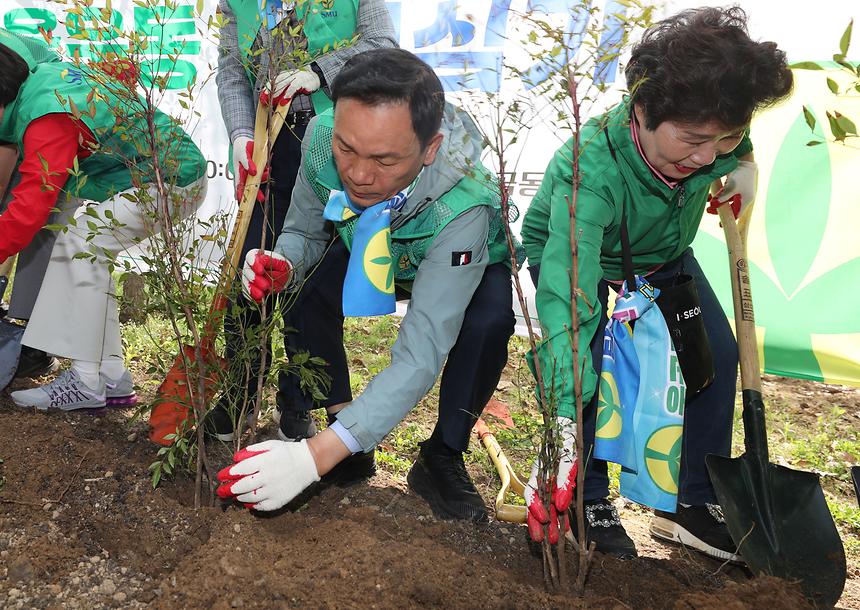 ‘2024년 새마을운동 강남구지회 나무심기’행사 - 7