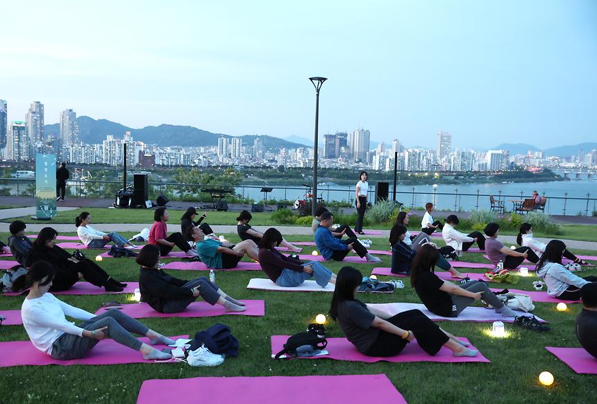 2024 강남유닉투어 ‘별빛요가&작은 음악회’ 행사 - 1