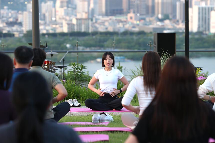 2024 강남유닉투어 ‘별빛요가&작은 음악회’ 행사 - 2