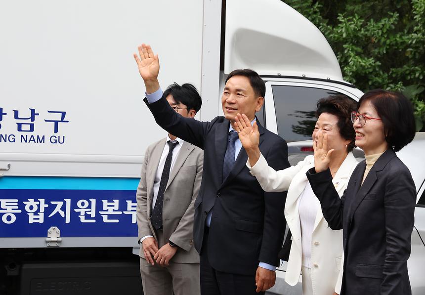 현충원 참배 보훈가족 환송 - 4
