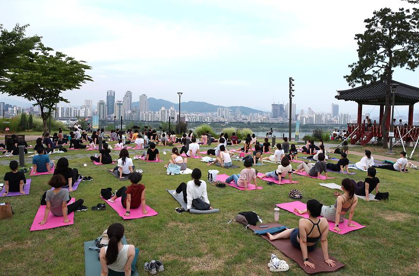별빛 아래 즐기는 요가 - 1