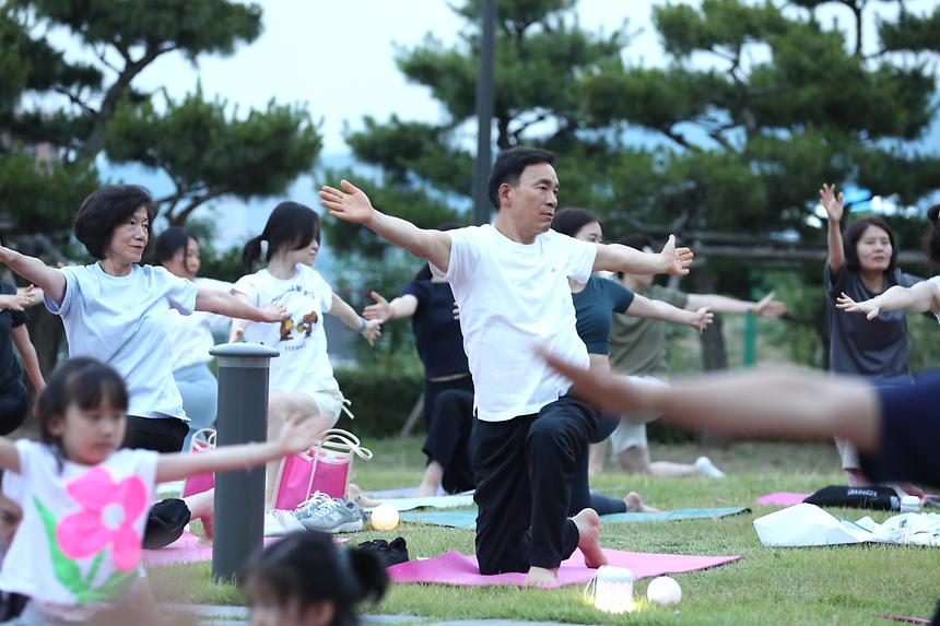 별빛 아래 즐기는 요가 - 4