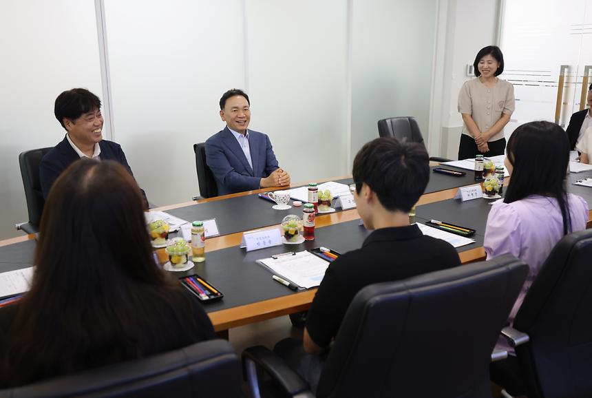 ‘민원공무원과의 소통 간담회’ - 2