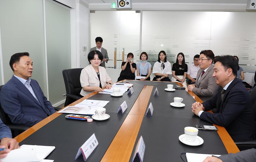 ‘강남구-파르나스호텔’ 취약계층 지원 및 ESG 경영 활성화 업무협약 - 2
